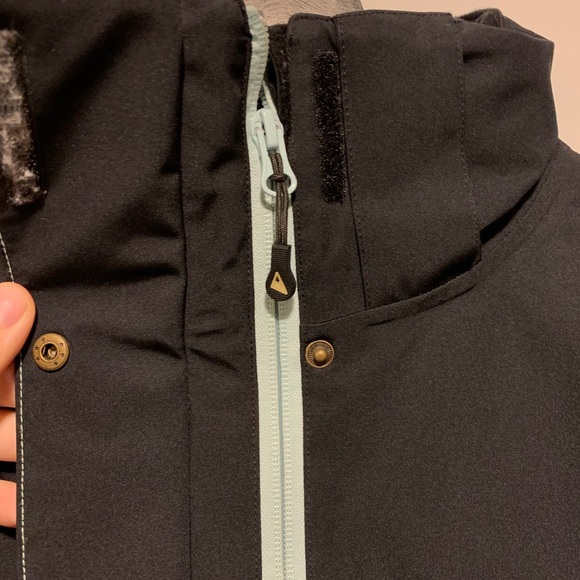 Winter coat - Picture 6 of 9